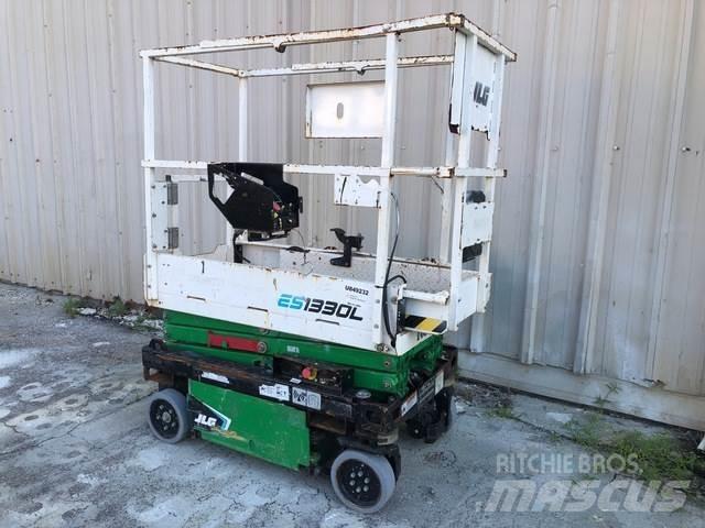 JLG ES1330L Škaraste platforme