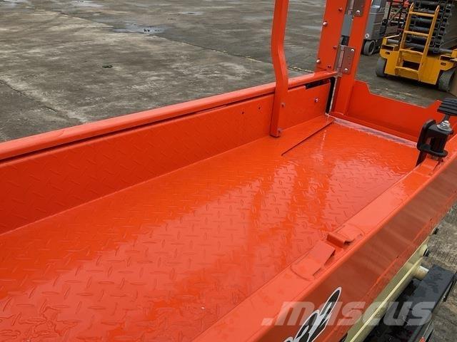 JLG R1932 Škaraste platforme