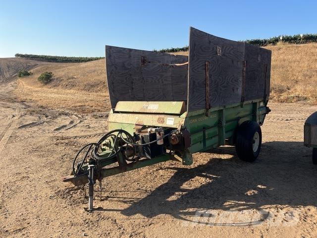 John Deere 450 Rasipači gnojiva