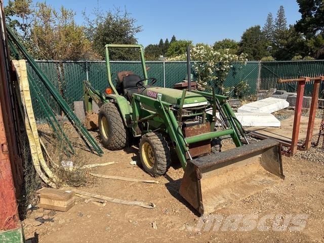 John Deere 790 Kompaktni (mali) traktori