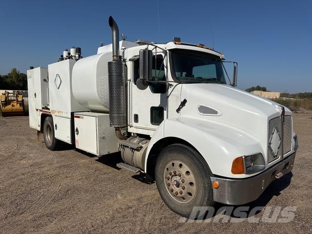 Kenworth T300 Kamioni cisterne