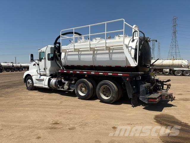 Kenworth T660 Kombiji / vakuumski kamioni