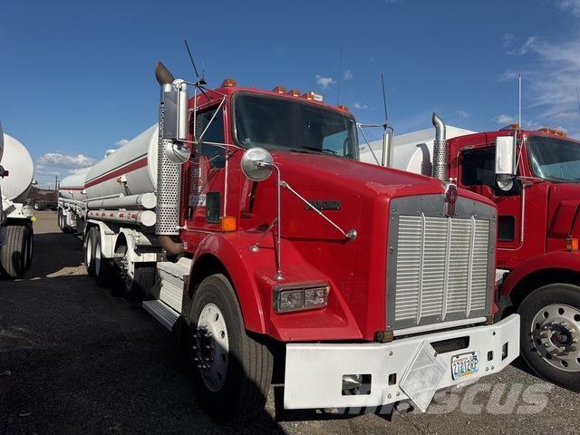 Kenworth T800 Kamioni cisterne