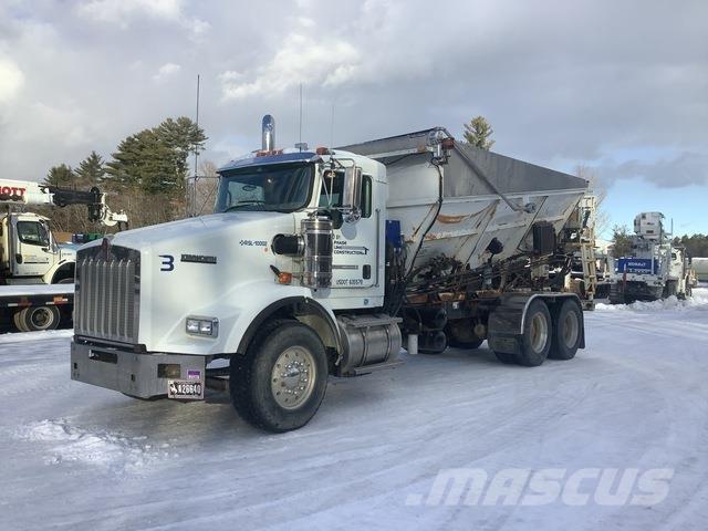 Kenworth T800 Strojevi za betonsku galanteriju