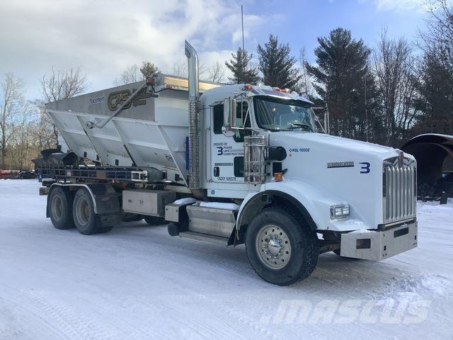 Kenworth T800 Strojevi za betonsku galanteriju