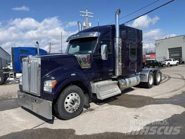 Kenworth W990 Traktorske jedinice