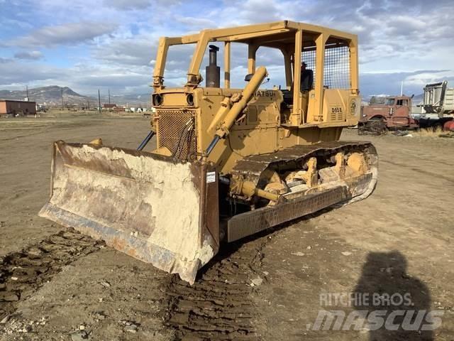 Komatsu D65E-6 Buldožeri gusjeničari
