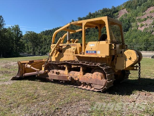 Komatsu D65E-6 Buldožeri gusjeničari