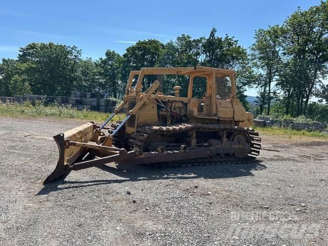 Komatsu D65P-8 Buldožeri gusjeničari