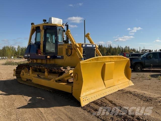 Komatsu D85P Buldožeri gusjeničari