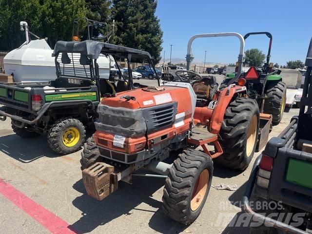 Kubota L3010D Kompaktni (mali) traktori