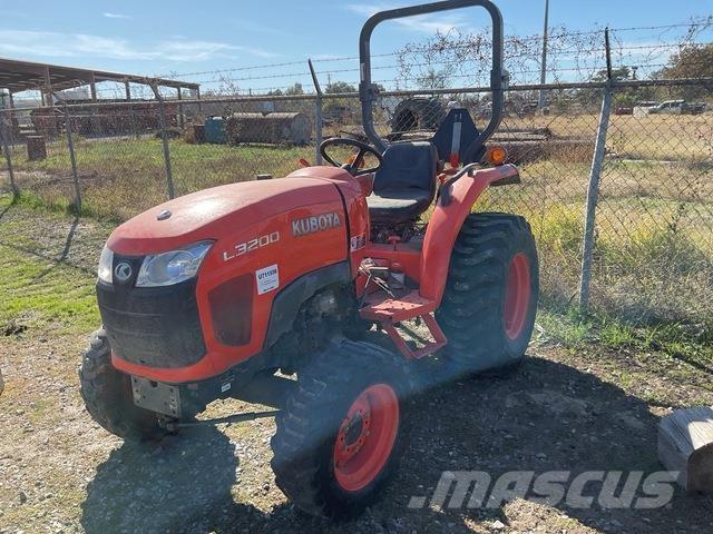 Kubota L3200DT Kompaktni (mali) traktori