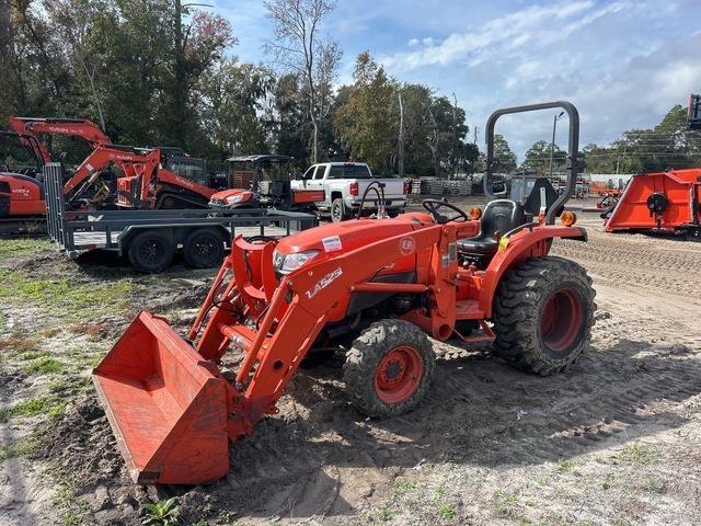 Kubota L3301DT Kompaktni (mali) traktori
