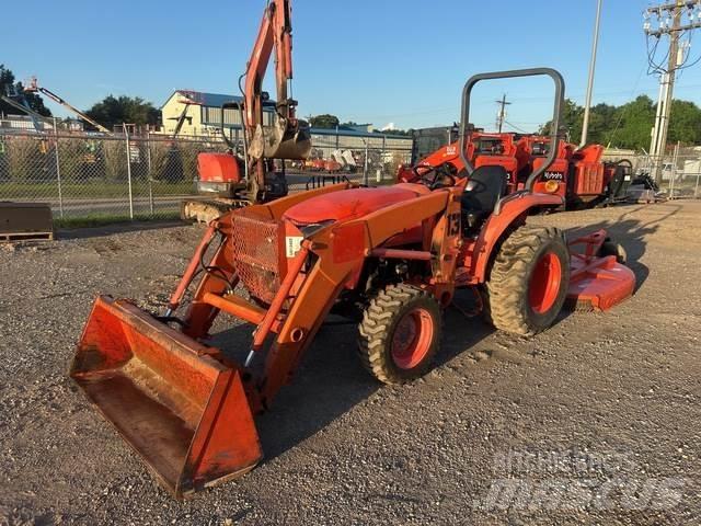 Kubota L3800 Kompaktni (mali) traktori
