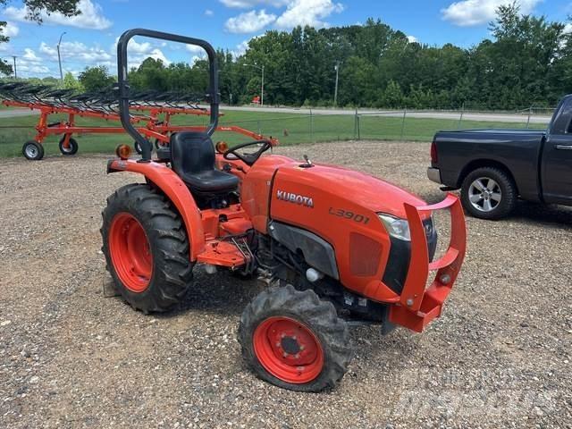 Kubota L3901DT Kompaktni (mali) traktori