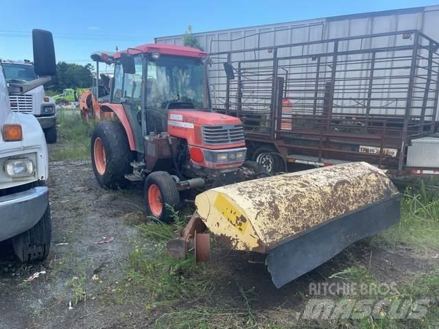 Kubota M5700 Unutrašnji čistači
