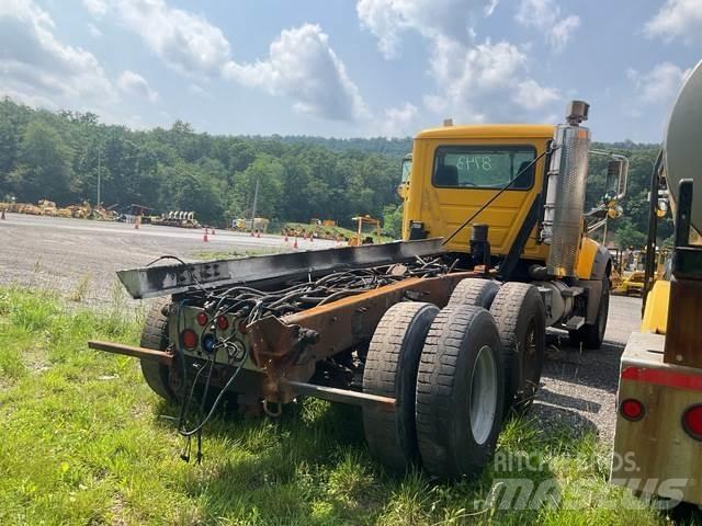 Mack 700 Sniježne daske i  plugovi