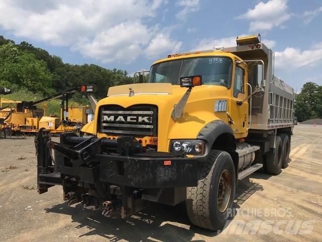 Mack 700 Sniježne daske i  plugovi