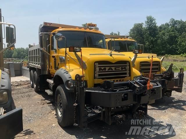 Mack 700 Sniježne daske i  plugovi