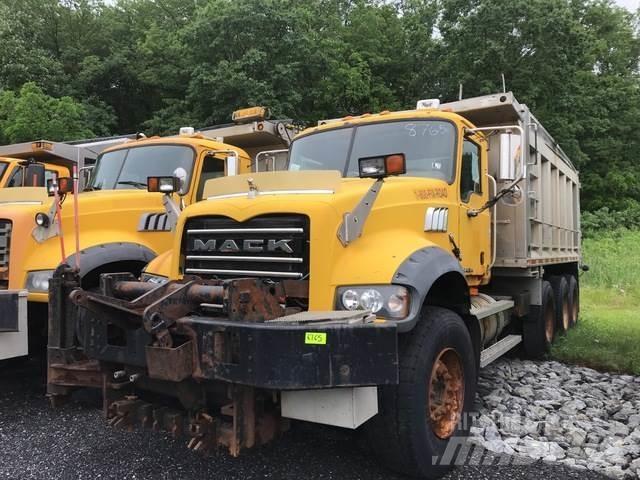 Mack 700 Sniježne daske i  plugovi