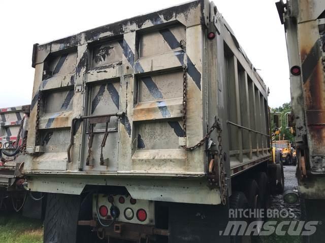 Mack 700 Sniježne daske i  plugovi