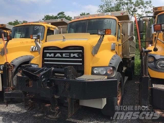Mack 700 Sniježne daske i  plugovi