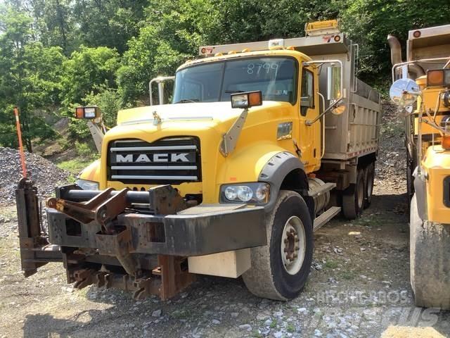 Mack 700 Sniježne daske i  plugovi