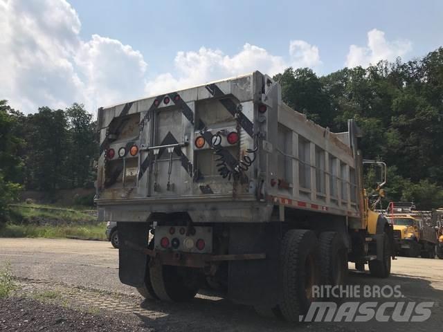 Mack 700 Sniježne daske i  plugovi