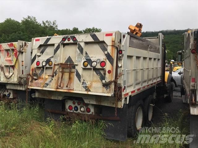 Mack 700 Sniježne daske i  plugovi