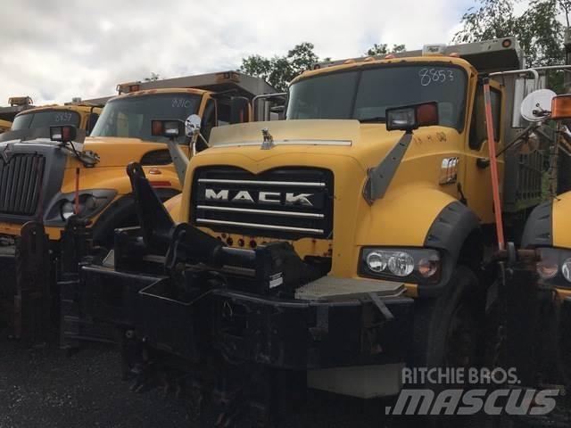 Mack 700 Sniježne daske i  plugovi
