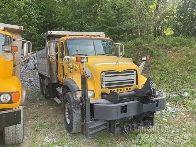 Mack 700 Sniježne daske i  plugovi