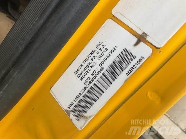 Mack 700 Sniježne daske i  plugovi