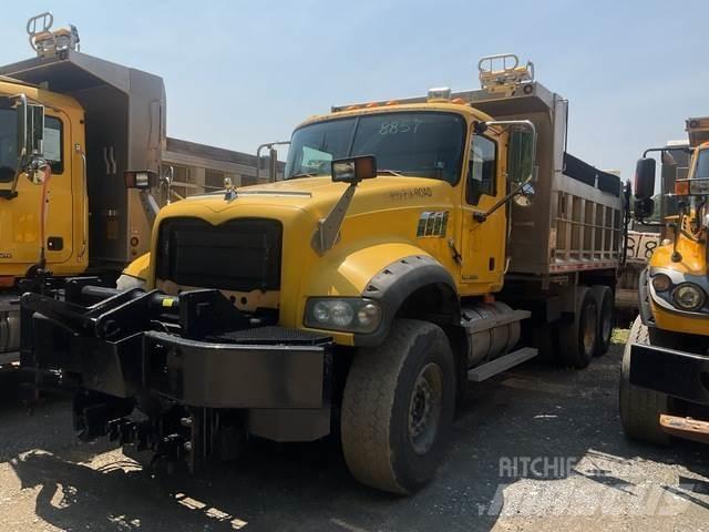 Mack 700 Sniježne daske i  plugovi