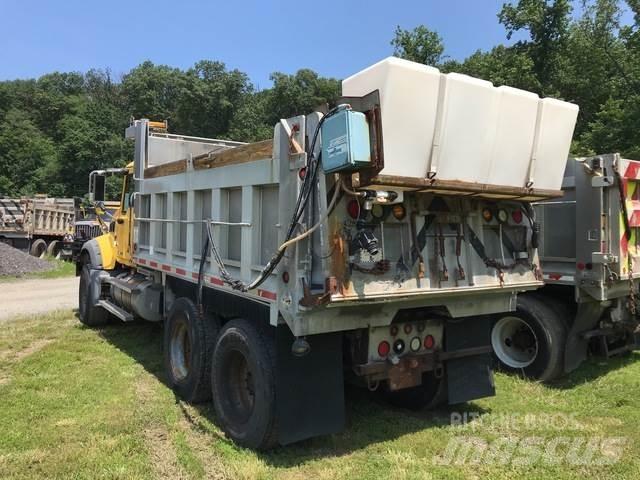 Mack 700 Sniježne daske i  plugovi