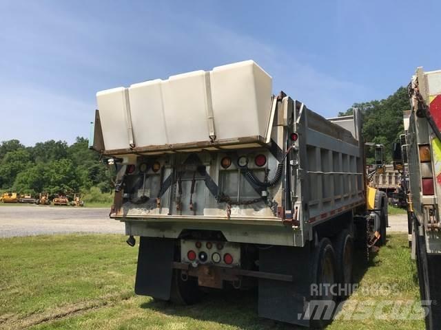 Mack 700 Sniježne daske i  plugovi