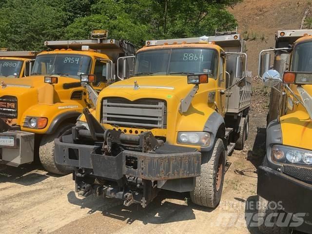 Mack 700 Sniježne daske i  plugovi