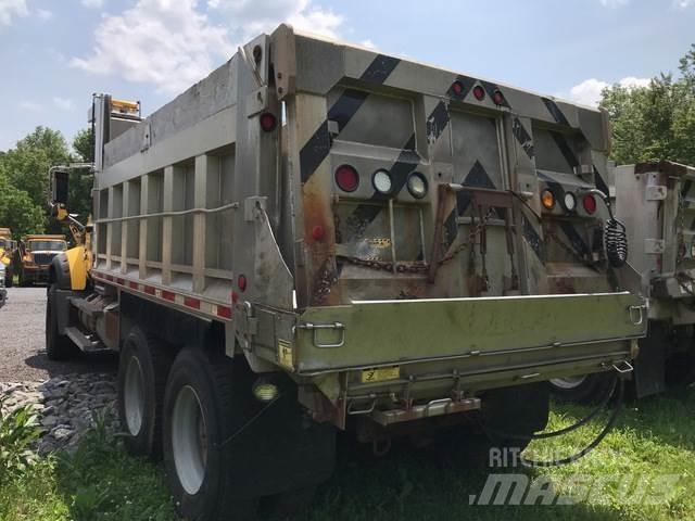 Mack 700 Sniježne daske i  plugovi