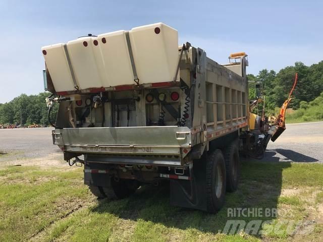 Mack 700 Sniježne daske i  plugovi