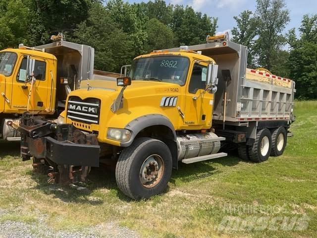 Mack 700 Sniježne daske i  plugovi