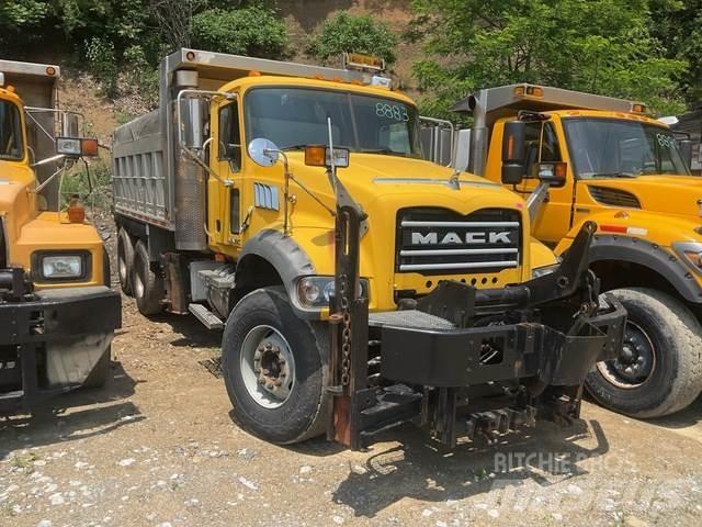 Mack 700 Sniježne daske i  plugovi