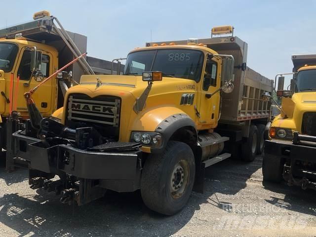 Mack 700 Sniježne daske i  plugovi