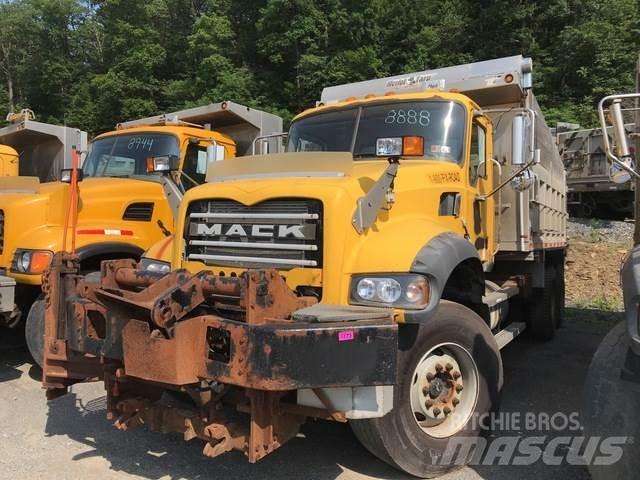 Mack 700 Sniježne daske i  plugovi