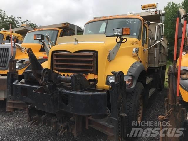 Mack 700 Sniježne daske i  plugovi