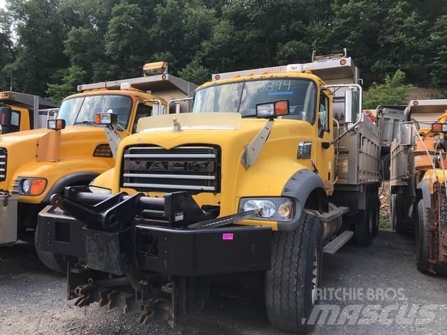 Mack 700 Sniježne daske i  plugovi