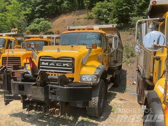 Mack 700 Sniježne daske i  plugovi