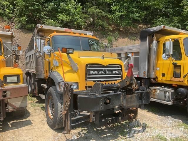 Mack 700 Sniježne daske i  plugovi