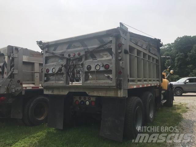 Mack 700 Sniježne daske i  plugovi