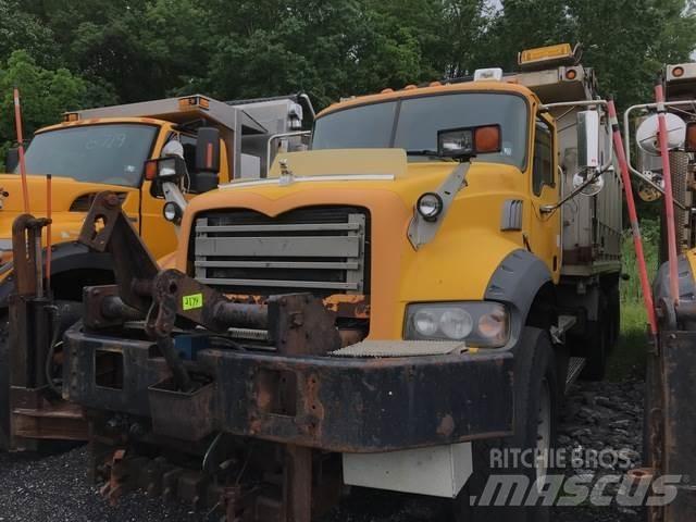 Mack 700 Sniježne daske i  plugovi