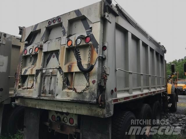 Mack 700 Sniježne daske i  plugovi