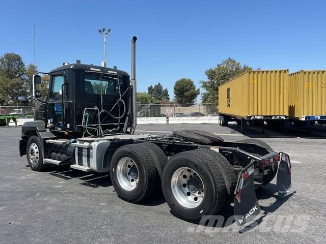 Mack AN64T Traktorske jedinice